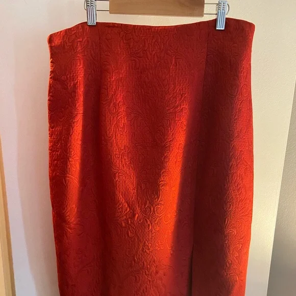 Dior Textured Scarlet Skirt Set - Picture 6 of 8